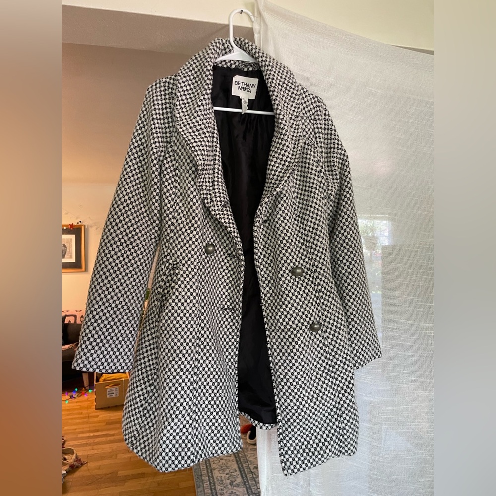 Bethany Mota Black & White Houndstooth Women's Coat
